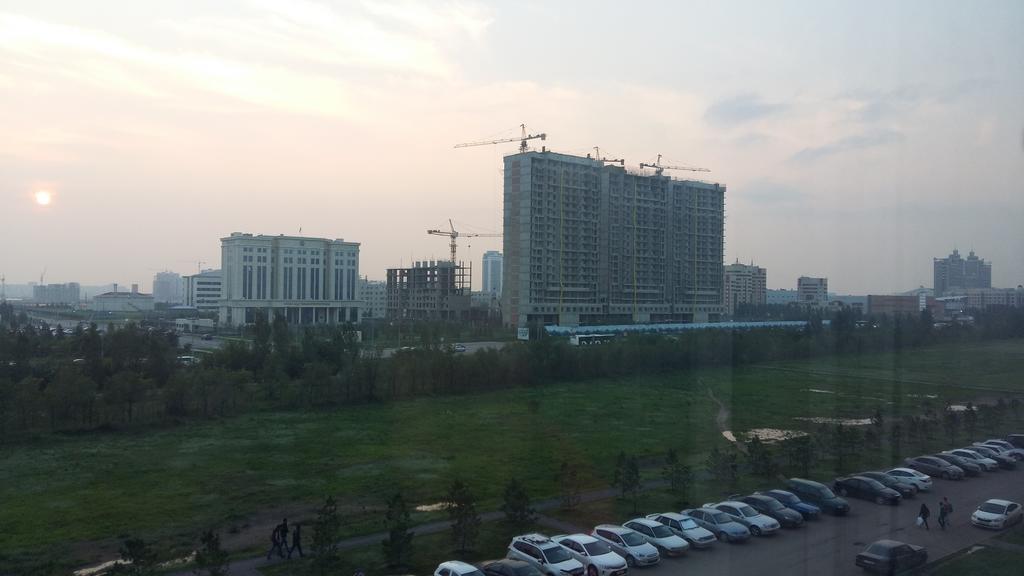 Apartment In Heart Of Astana エクステリア 写真